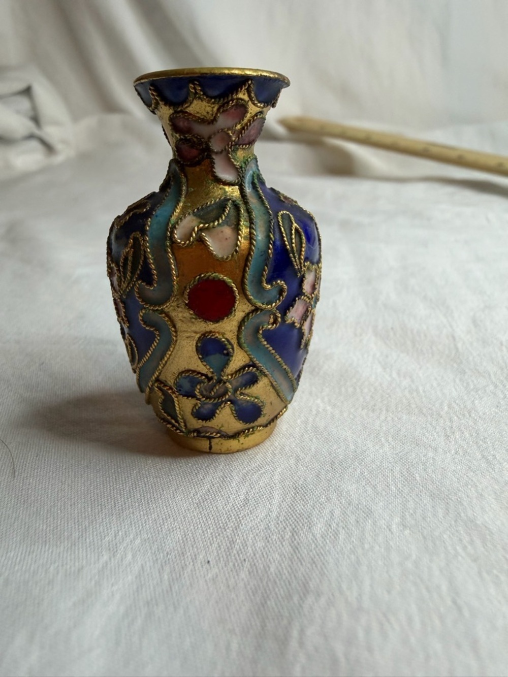 Vintage Mini Cobalt Blue Cloisonné Vase with Wood Stand - 2" Floral Enamel - Picture 4 of 10